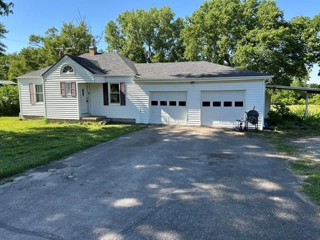 3434 SE 2nd Street, Topeka, KS 66607