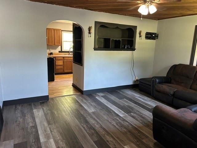 3434 SE 2nd Street, Topeka, KS 66607