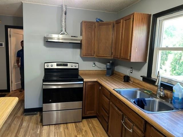 3434 SE 2nd Street, Topeka, KS 66607