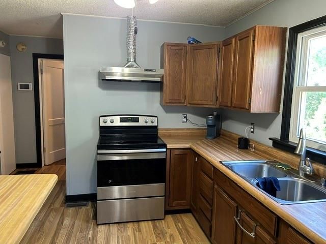 3434 SE 2nd Street, Topeka, KS 66607