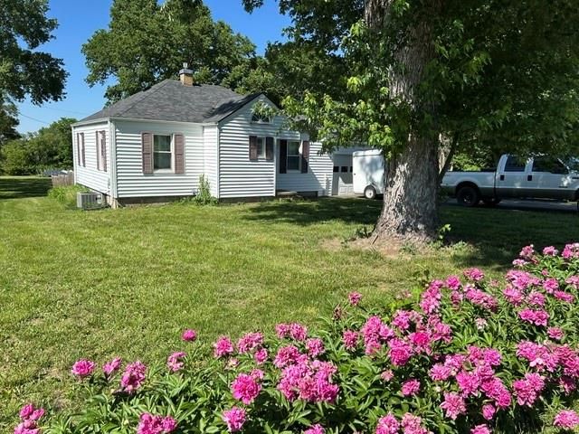 3434 SE 2nd Street, Topeka, KS 66607