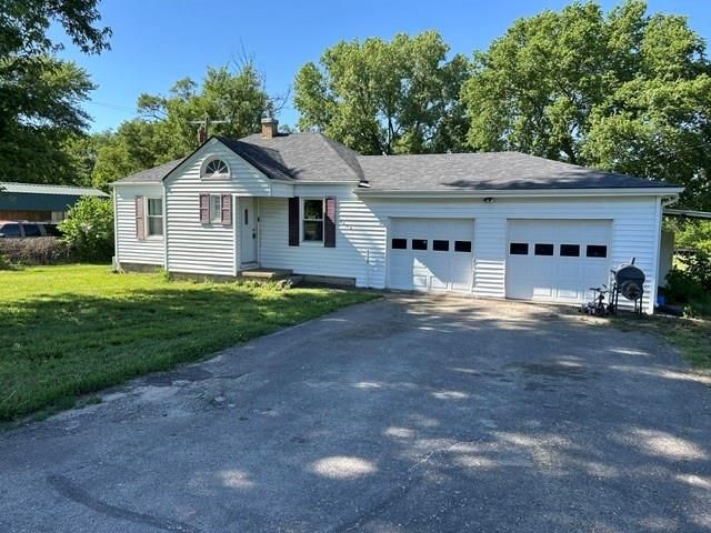 3434 SE 2nd Street, Topeka, KS 66607