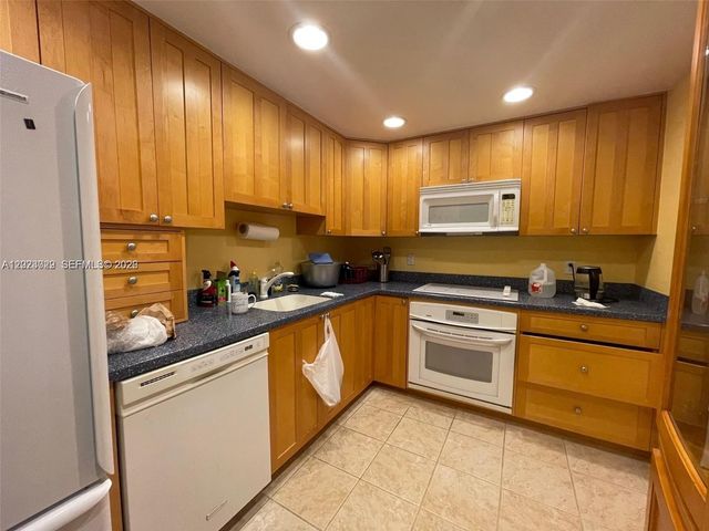 1950 S Ocean Dr 8K, Hallandale Beach, FL 33009