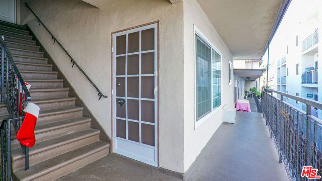 1814 Grismer Avenue, Burbank, CA 91504