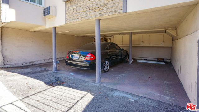 1814 Grismer Avenue, Burbank, CA 91504