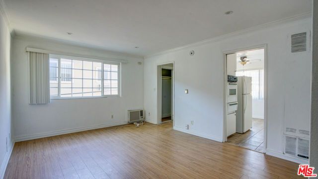 1814 Grismer Avenue, Burbank, CA 91504