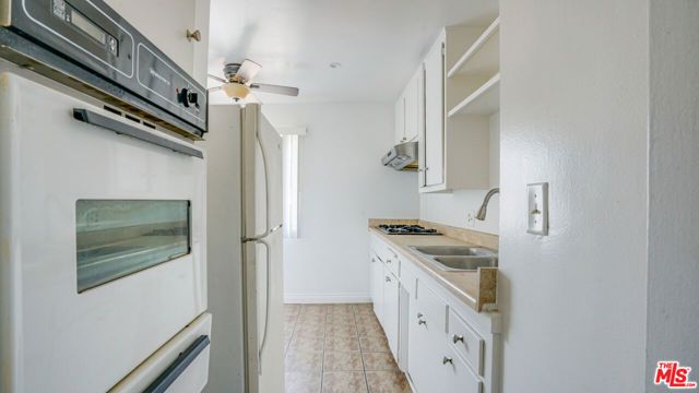 1814 Grismer Avenue, Burbank, CA 91504