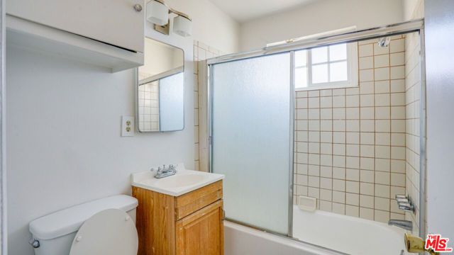 1814 Grismer Avenue, Burbank, CA 91504