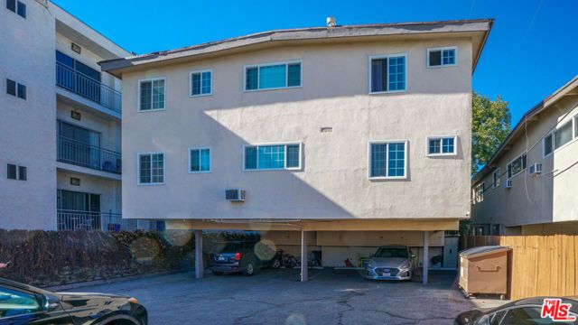 1814 Grismer Avenue, Burbank, CA 91504