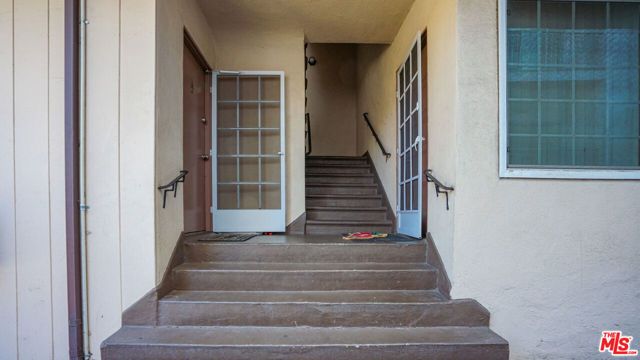 1814 Grismer Avenue, Burbank, CA 91504