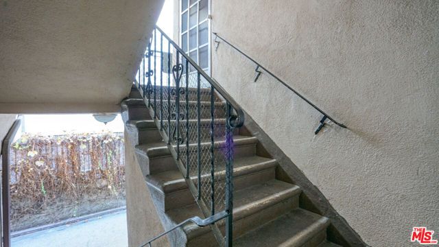 1814 Grismer Avenue, Burbank, CA 91504