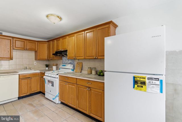 1203 EDGEHILL RD, Darby, PA 19023