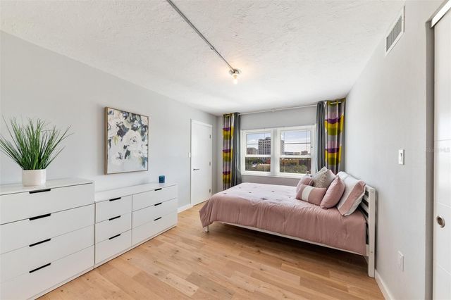 555 S GULFSTREAM AVENUE 804, Sarasota, FL 34236