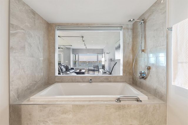 555 S GULFSTREAM AVENUE 804, Sarasota, FL 34236