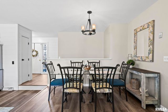 21 Drawbridge Road, Springfield, IL 62704