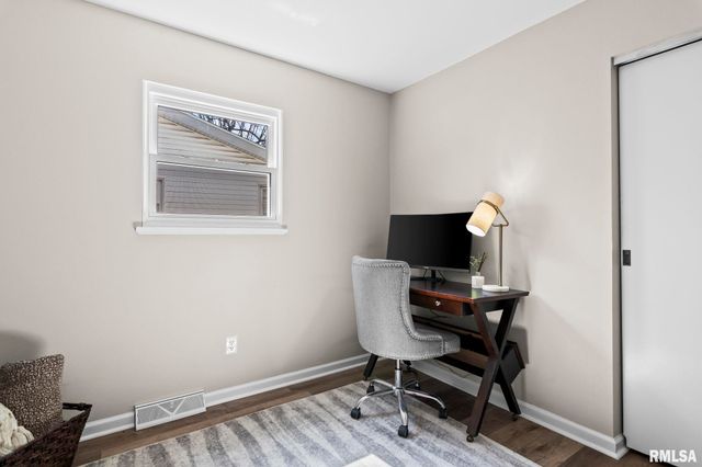 21 Drawbridge Road, Springfield, IL 62704