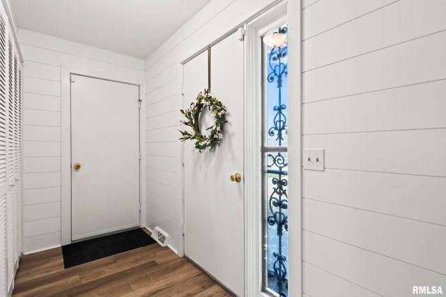 21 Drawbridge Road, Springfield, IL 62704