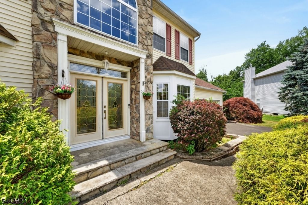 10 Whispering Pines Way, Piscataway Twp., NJ 08854 — photo 5