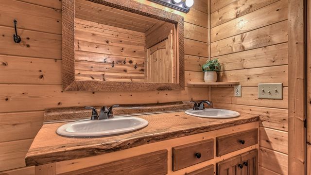 155 Shayla Drive, Blue Ridge, GA 30513