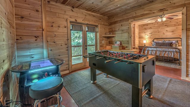 155 Shayla Drive, Blue Ridge, GA 30513