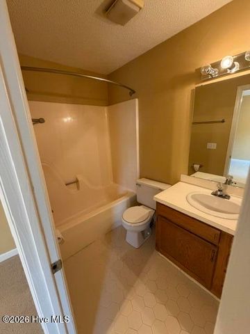 2015 Quail Ridge Road, Greenville, NC 27858
