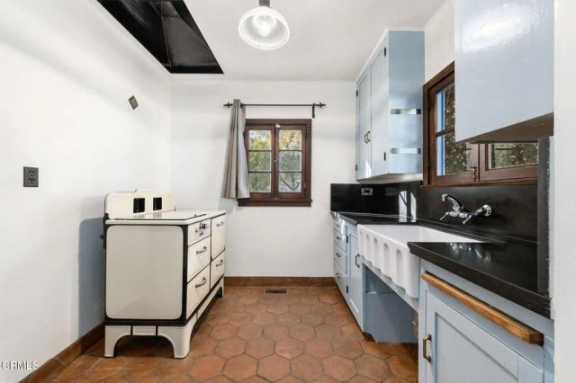 3171 Mataro Street, Pasadena, CA 91107