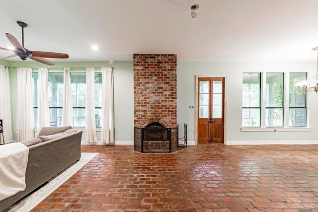 25247 Shane Ct, Jackson, LA 70748