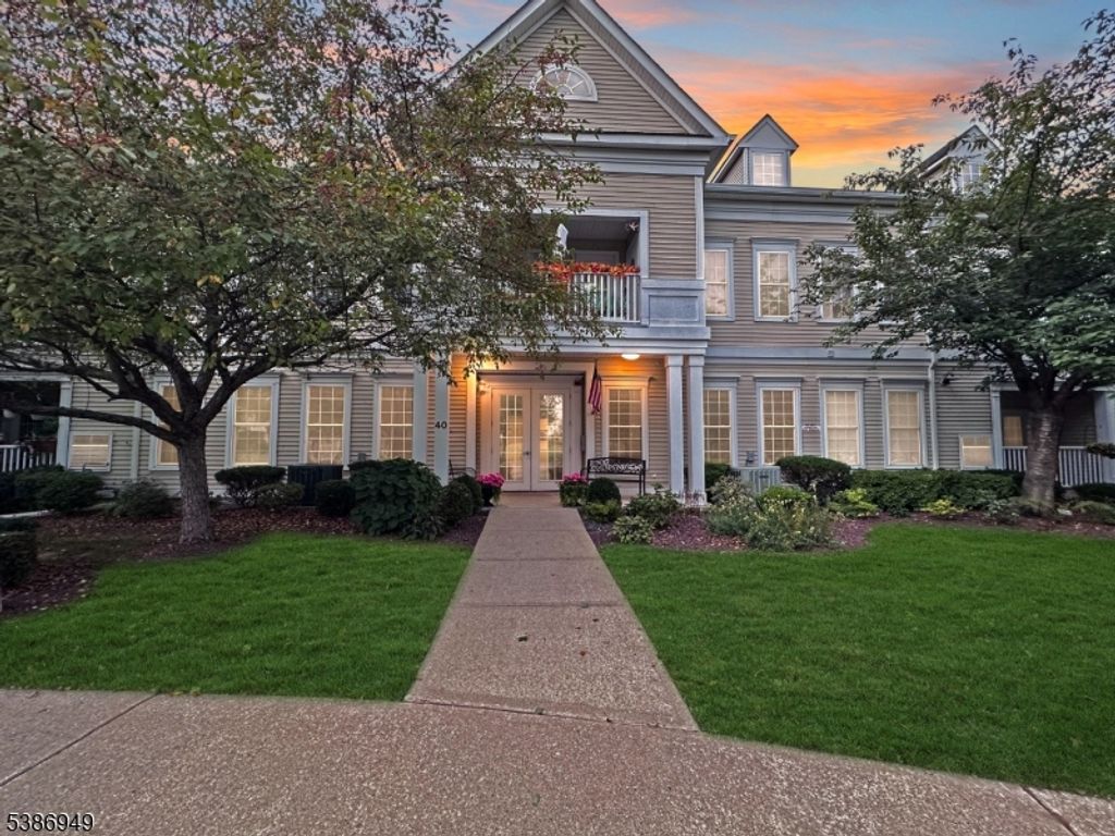 4004 Brookfield Glen Dr 04, White Twp., NJ 07823