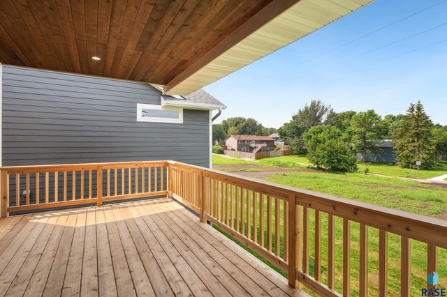 1109 S Foss Ave Avenue, Sioux Falls, SD 57110