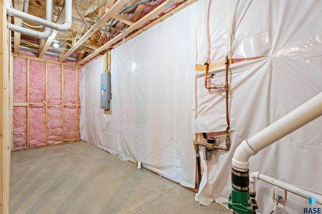 1109 S Foss Ave Avenue, Sioux Falls, SD 57110