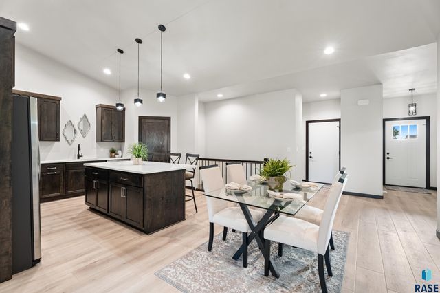 1109 S Foss Ave Avenue, Sioux Falls, SD 57110