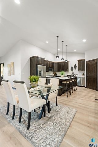 1109 S Foss Ave Avenue, Sioux Falls, SD 57110