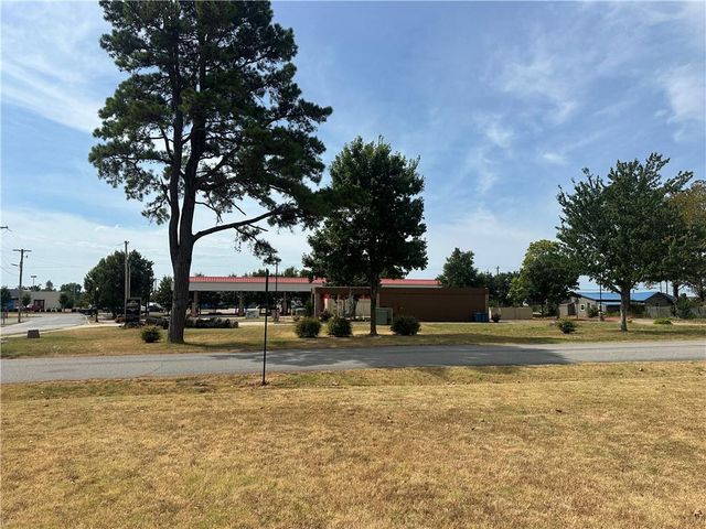3510 SE L Street, Bentonville, AR 72712