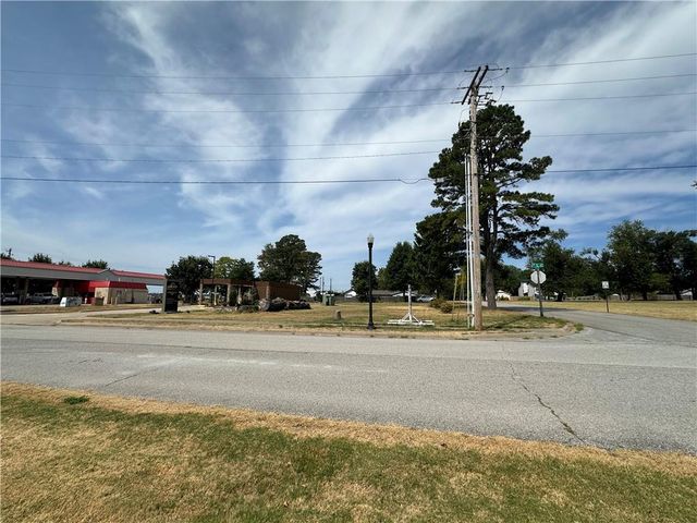 3510 SE L Street, Bentonville, AR 72712