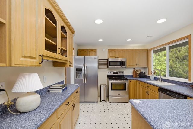 4217 184th Place SW, Lynnwood, WA 98037