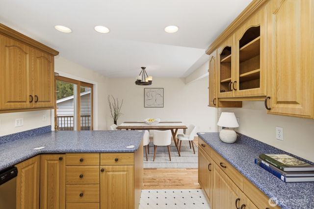 4217 184th Place SW, Lynnwood, WA 98037