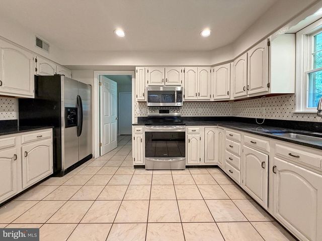 6499 AURA DR, La Plata, MD 20646