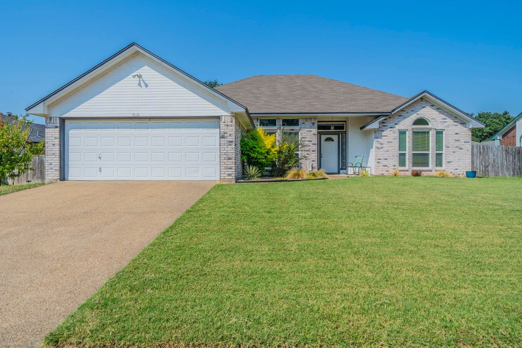 1013 Short Line Boulevard, Midlothian, TX 76065
