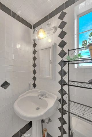 24224 High Knob, Diamond Bar, CA 91765