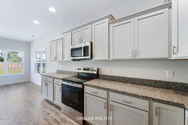 612 Barlowe Lane, Jacksonville, NC 28546