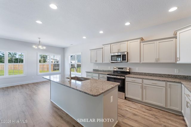 612 Barlowe Lane, Jacksonville, NC 28546