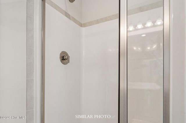 612 Barlowe Lane, Jacksonville, NC 28546