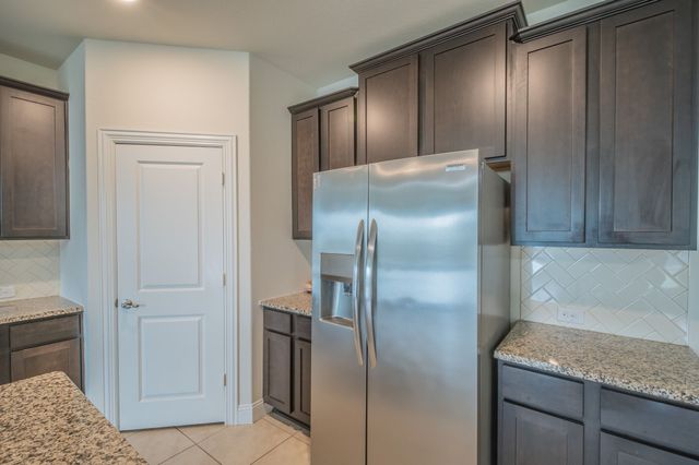 2808 Grizzly Road, Aubrey, TX 76227