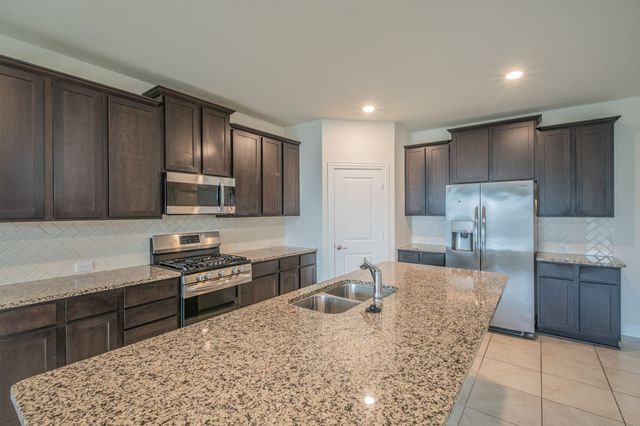 2808 Grizzly Road, Aubrey, TX 76227