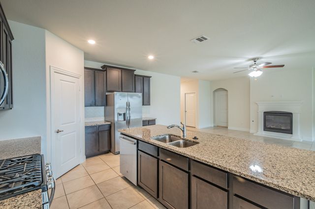 2808 Grizzly Road, Aubrey, TX 76227