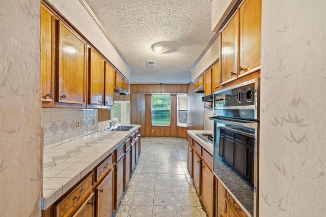 4929 Monarch Oak Lane, Texas City, TX 77591