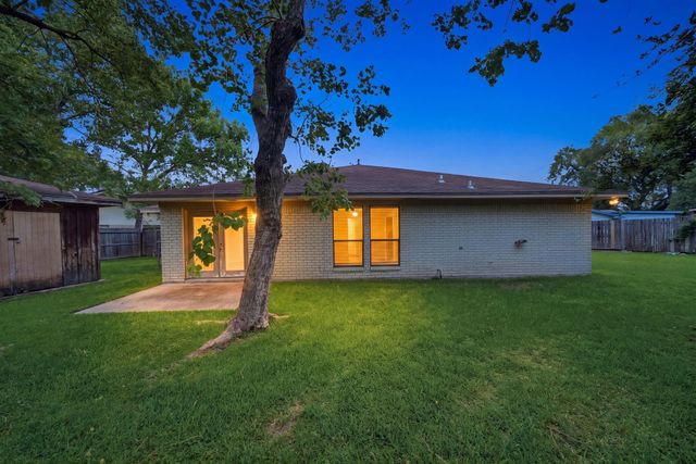4929 Monarch Oak Lane, Texas City, TX 77591