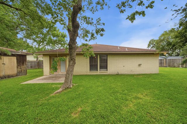 4929 Monarch Oak Lane, Texas City, TX 77591