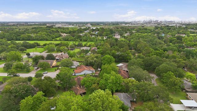4929 Monarch Oak Lane, Texas City, TX 77591