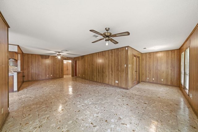 4929 Monarch Oak Lane, Texas City, TX 77591